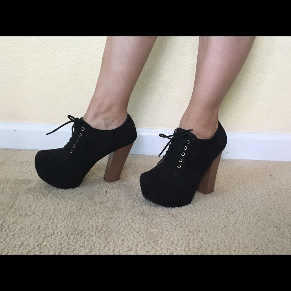 Heels - Picture 2 of 5